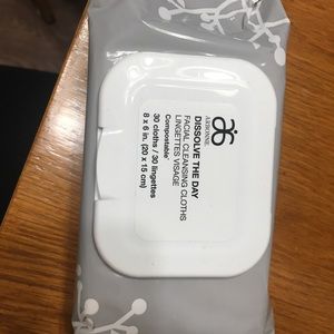 Arbonne Dissolve the Day Facial Cloths